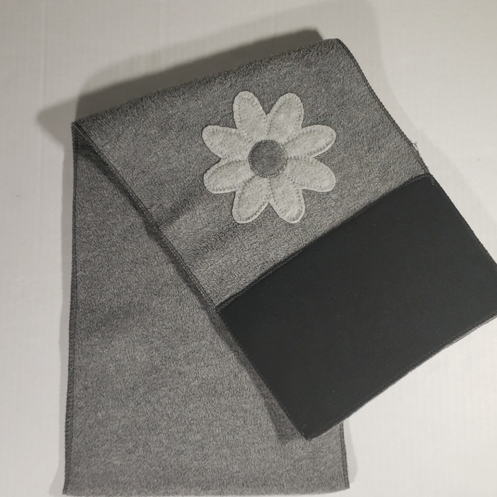 Black and Gray Scarf